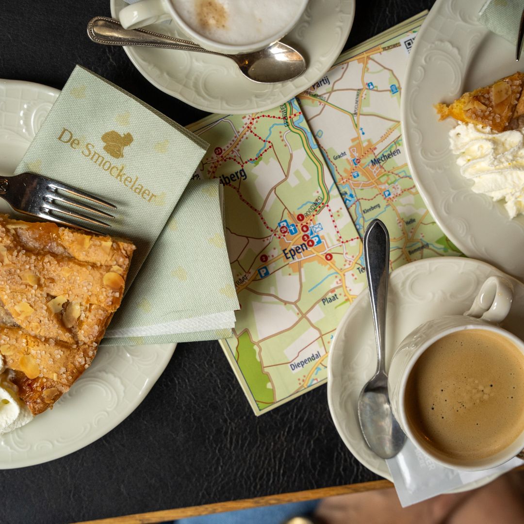 vlaai en koffie bij De Smockelaer