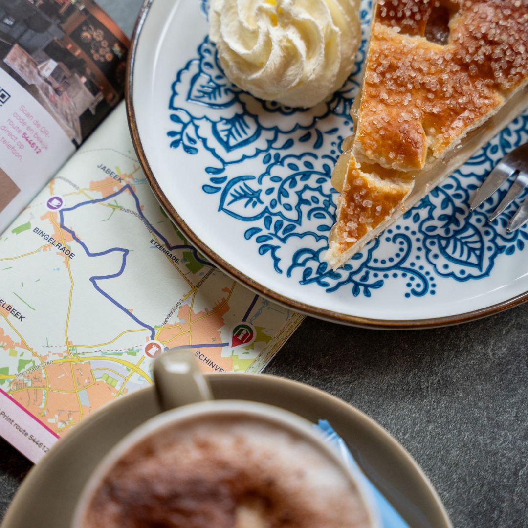 Koffie en vlaai bij Gasterie Hedelfinger in Bingelrade