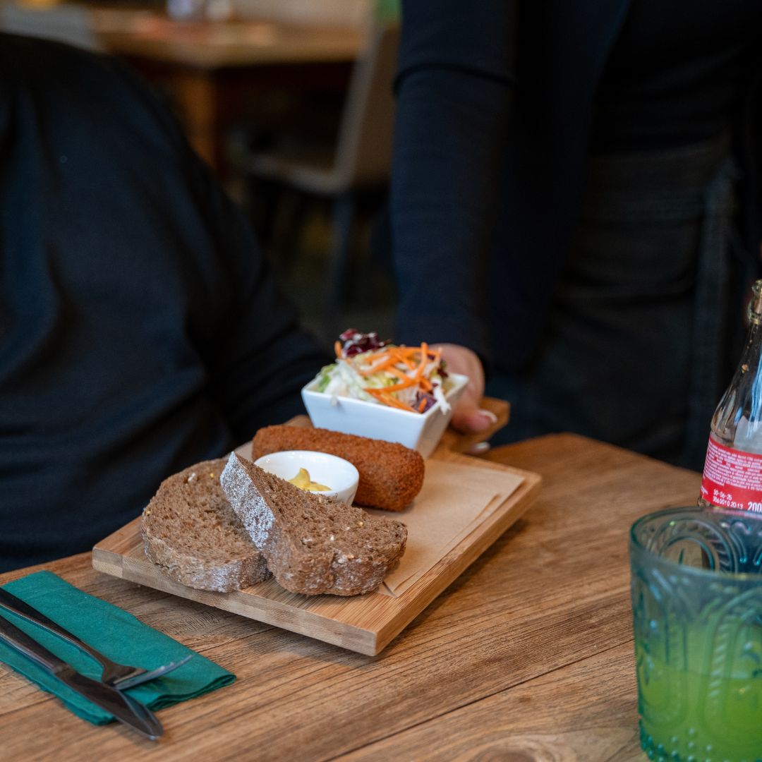 Boterham met kroket bij Het Slimme Schaap in Elsloo