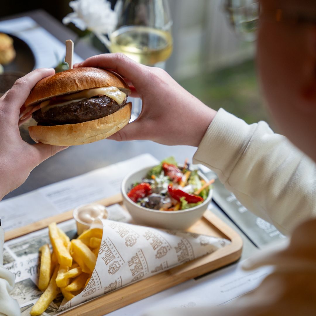 Burger bij Brasserie Bie De Groeve in Meerssen