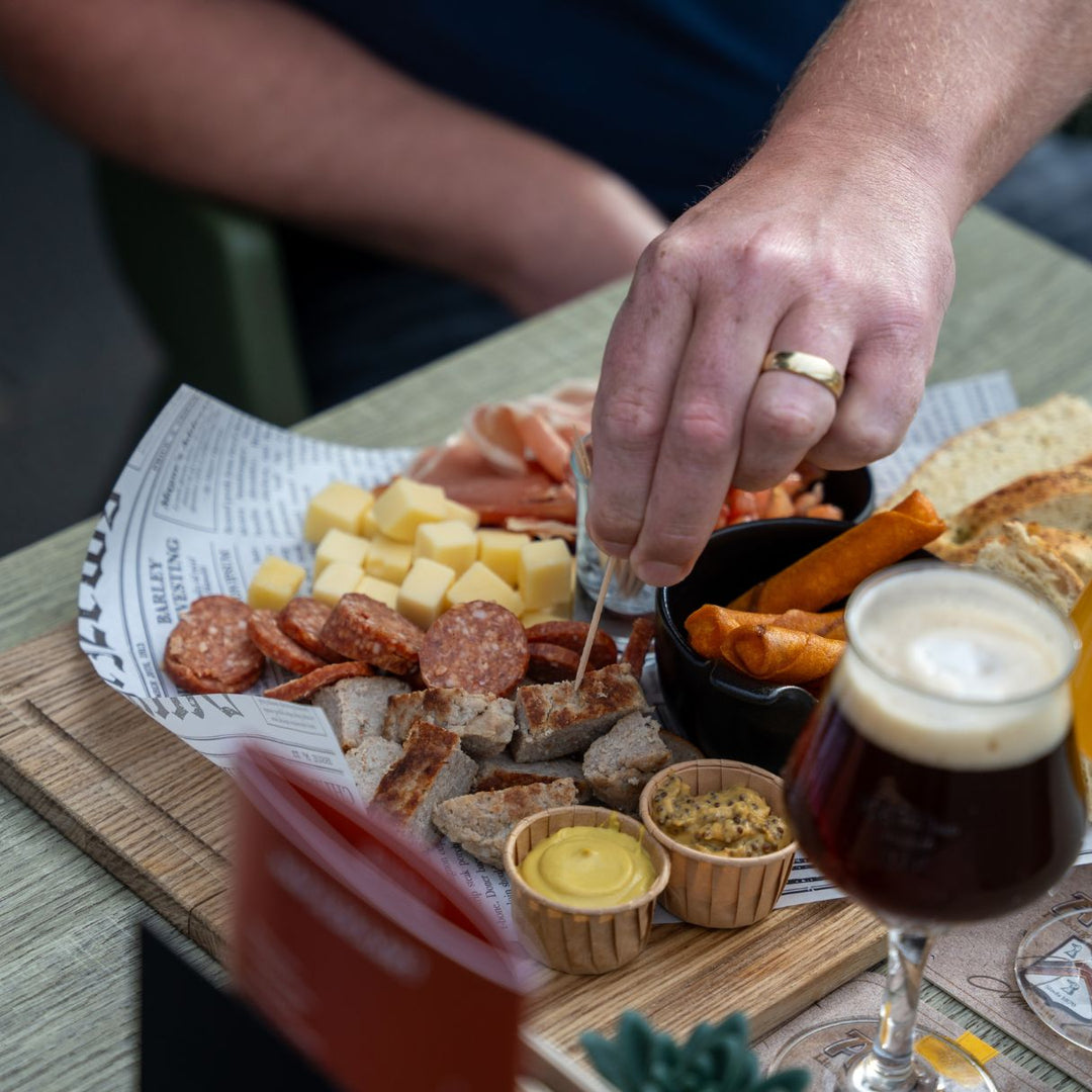 Bierproeverij en borrelplank bij De vrienden Heerlen