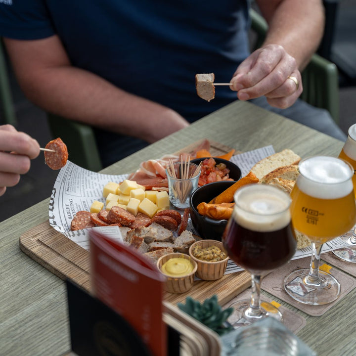 Bierproeverij en borrelplank bij De vrienden Heerlen