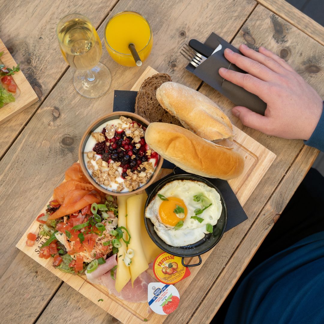 ontbijt Grand Café Geusseltbad in Maastricht