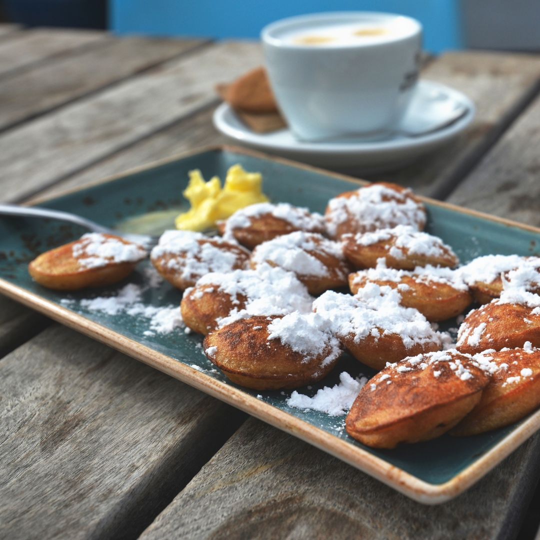 poffertjes bij bergzicht in vijlen