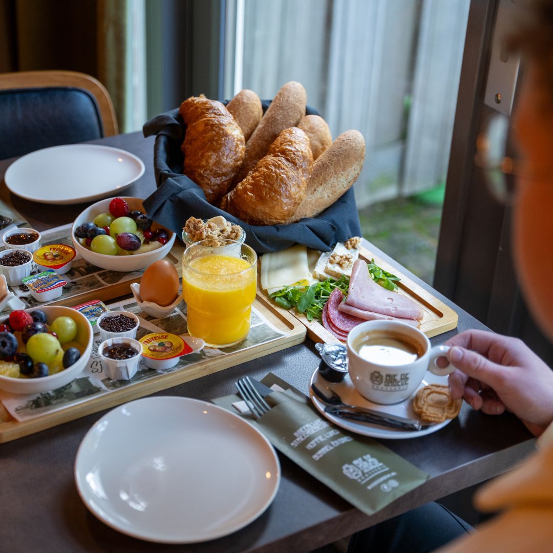 Ontbijtplank bij Brasserie Bie De Groeve in Meerssen