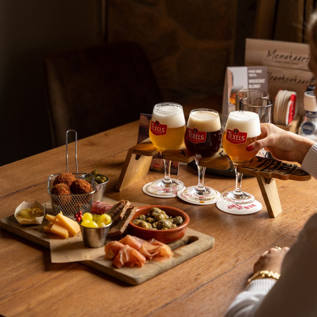 Texels Bierproeverij bij 't Aod Kloaster in Stevensweert