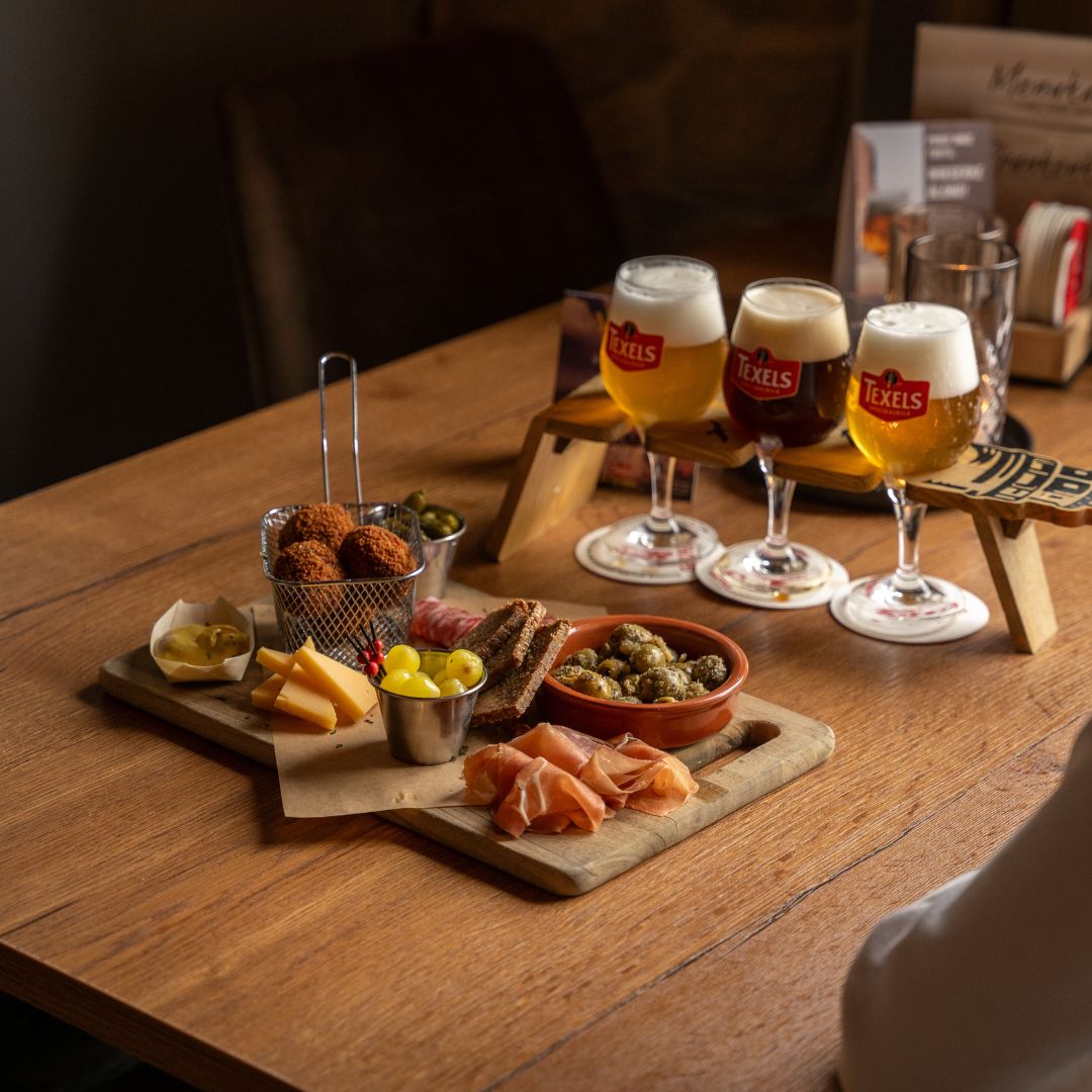 Texels Bierproeverij bij 't Aod Kloaster in Stevensweert